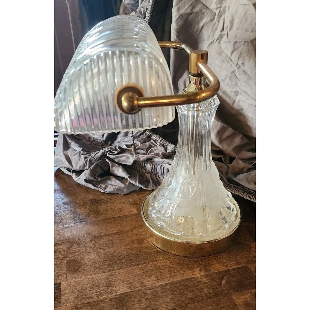 Vintage Anna Hutte Bleikristall Floral Glass Banker's Desk Lamp | Turns On Works - Picture 3 of 8